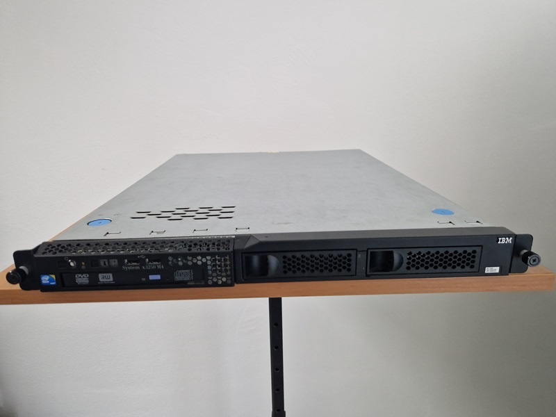 Predám server IBM xSeries 3250 M4