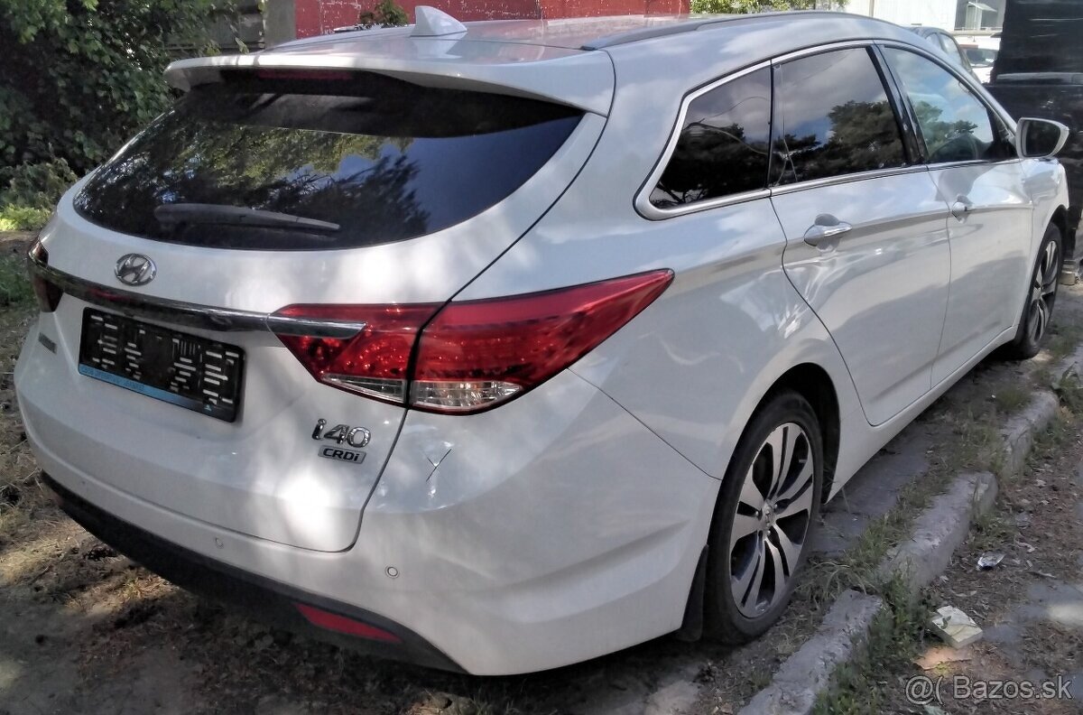 HYUNDAI i40 CW 1.7 CRDi 2015 predám DVERE KOMBI, MOTOR D4FD