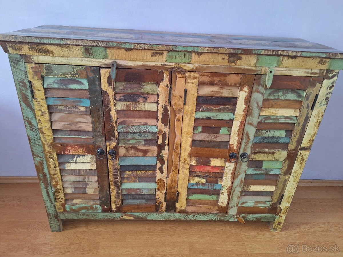 Vintage komoda z masívu