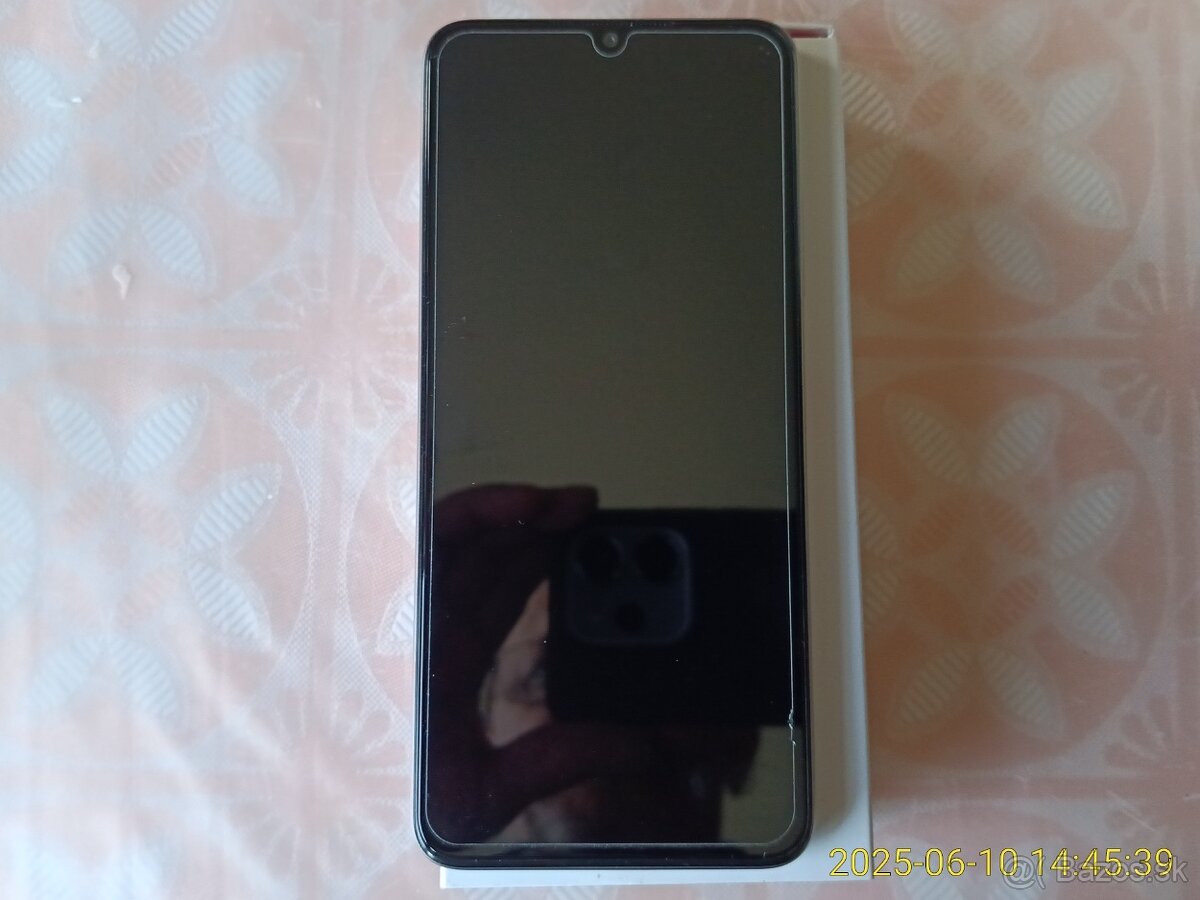 Ponúkam na predaj mobilný telefon...