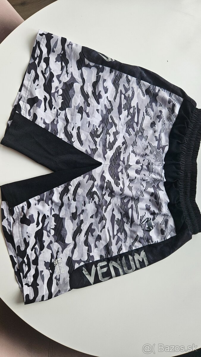 Venum fight shorts vel. L