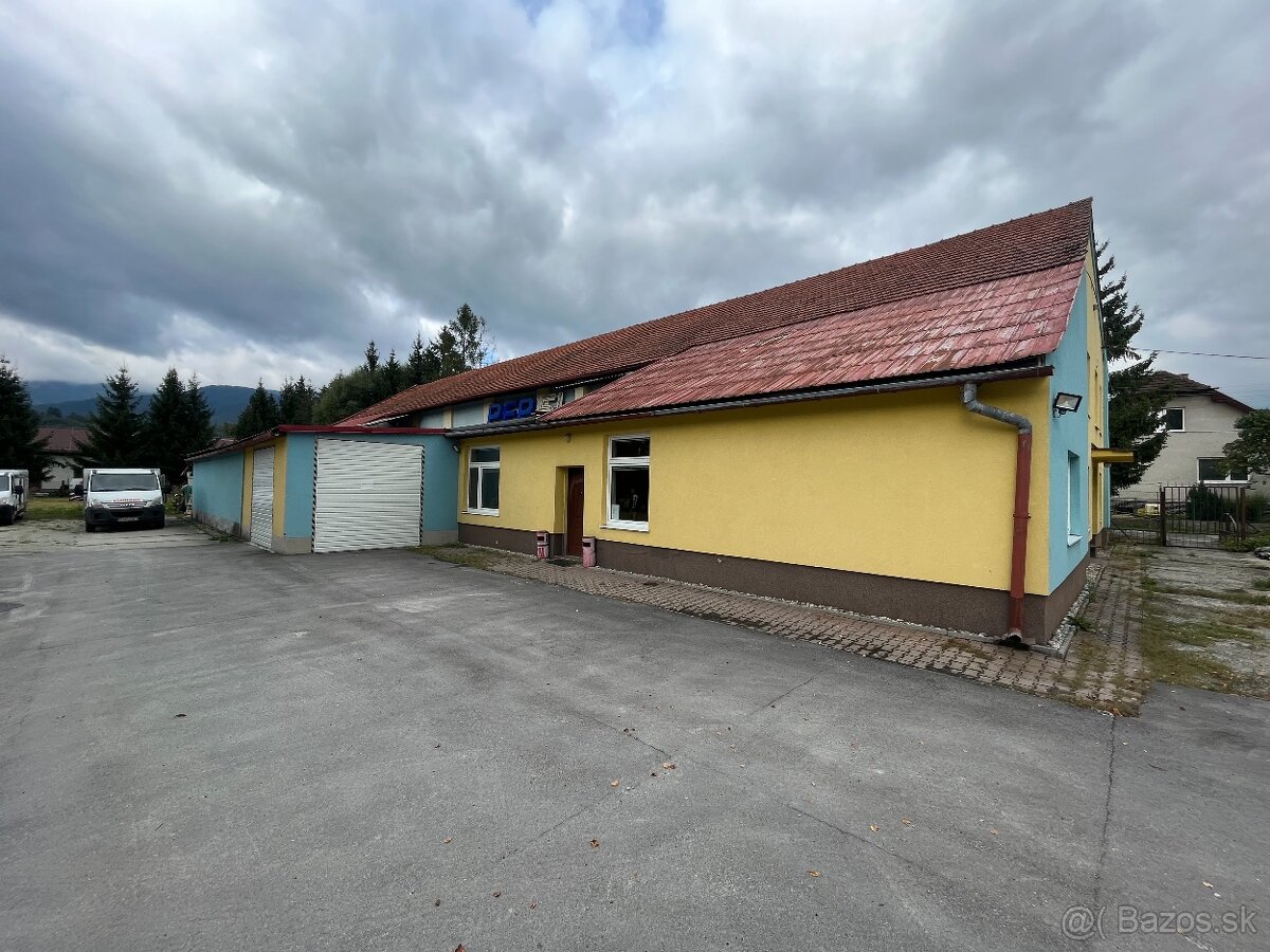 Stavebný pozemok 4280 m2 s halou v Túranoch