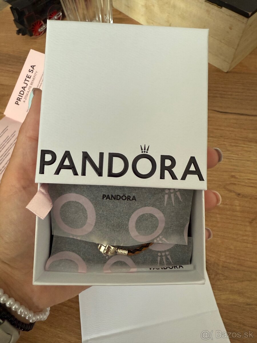 Pandora kožený naramok Simba