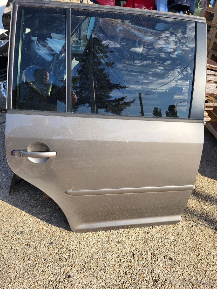 Volkswagen touran dvere zadne prave