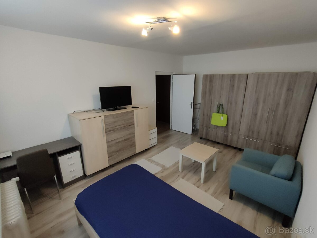 Prenájom 1 izbový byt Radvaň BB