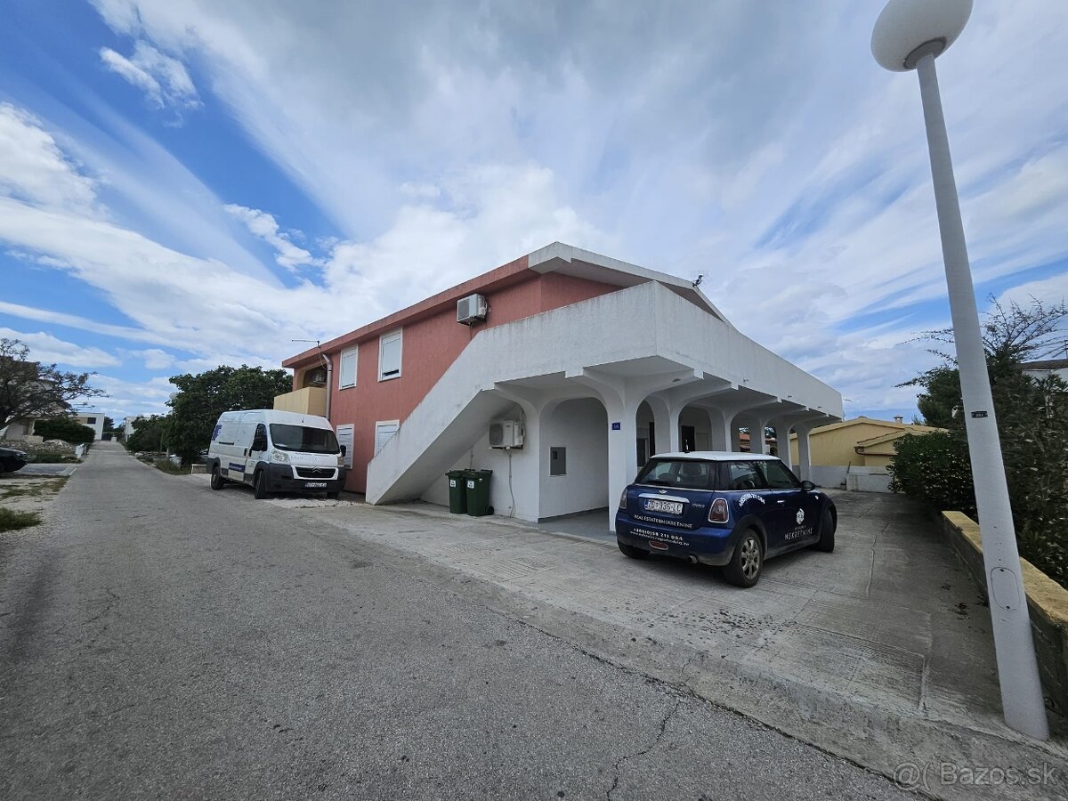 Chorvátsko, apartmánový dom so 6 apartmánmi, 1320 metrov od