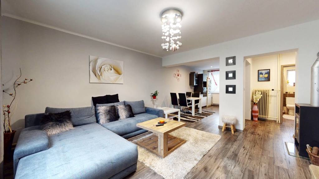 Prerobený rodinný dom na veľkom tichom pozemku v obci Pruské