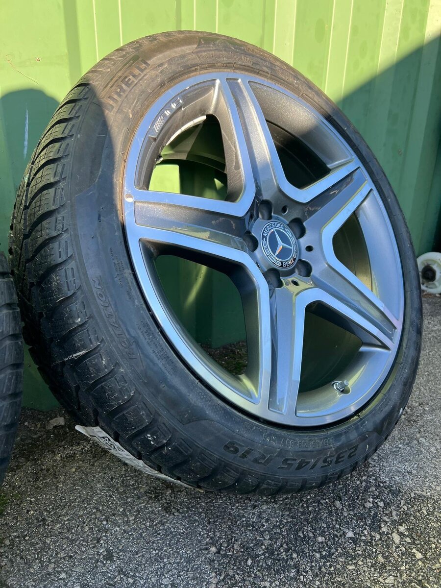 Zimná sada disky Mercedes GLA, r19, 235/45R19