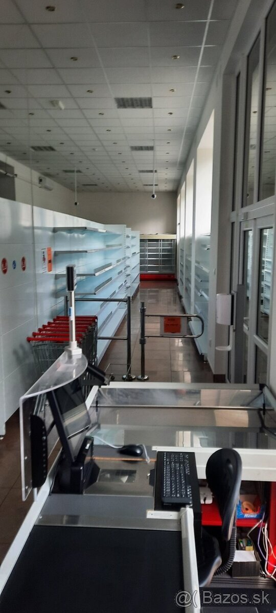 PREDÁM REGÁLY A VYBAVENIE PREDAJNE POTRAVÍN A MÄSIARSTVA