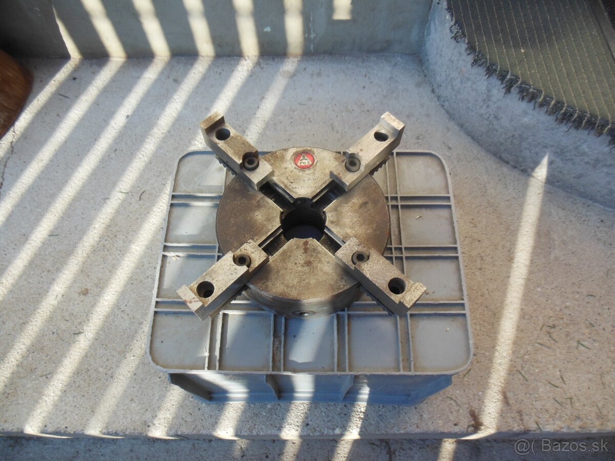 Hlava na sustruh - TOS