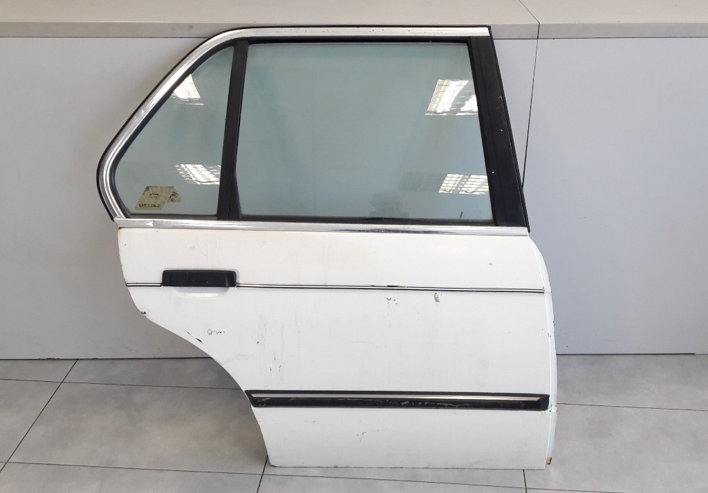 BMW 3 E30 Zadné dvere