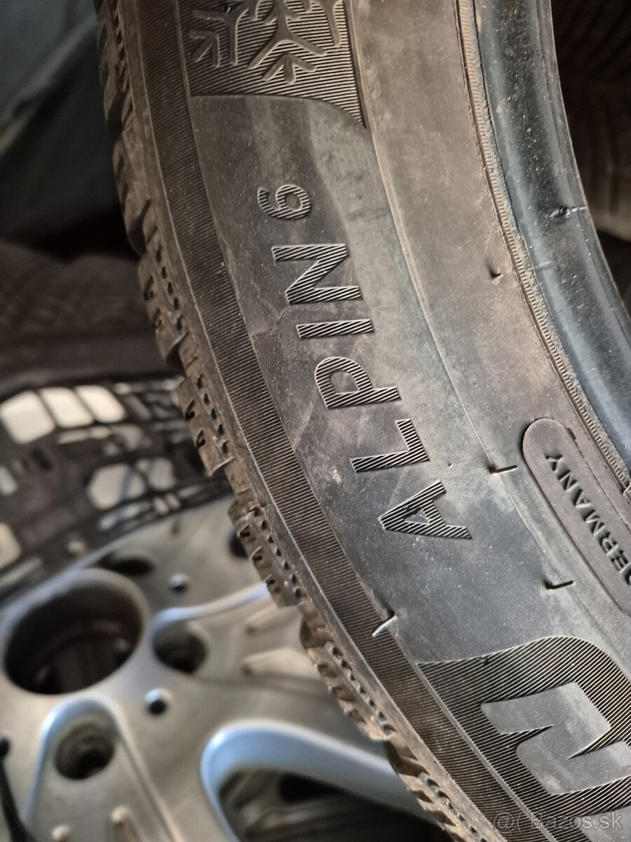 Predam zimne pneu 2x 205/55R16 Michelin