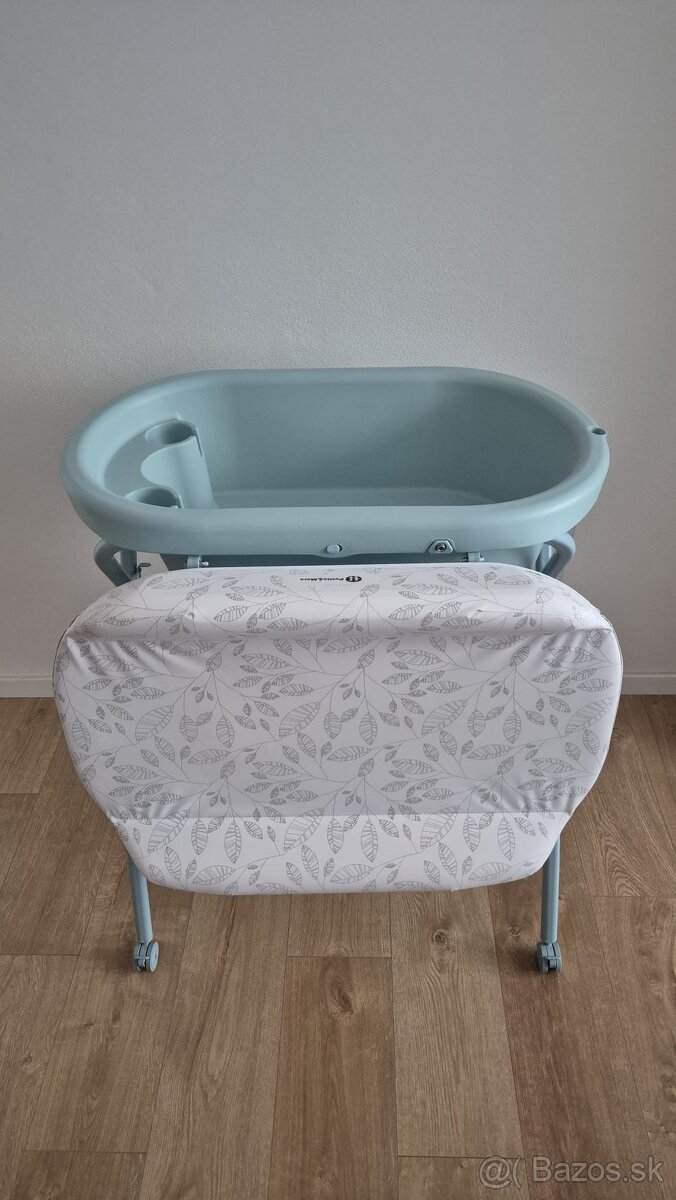 Prebalovaci pult s vaničkou