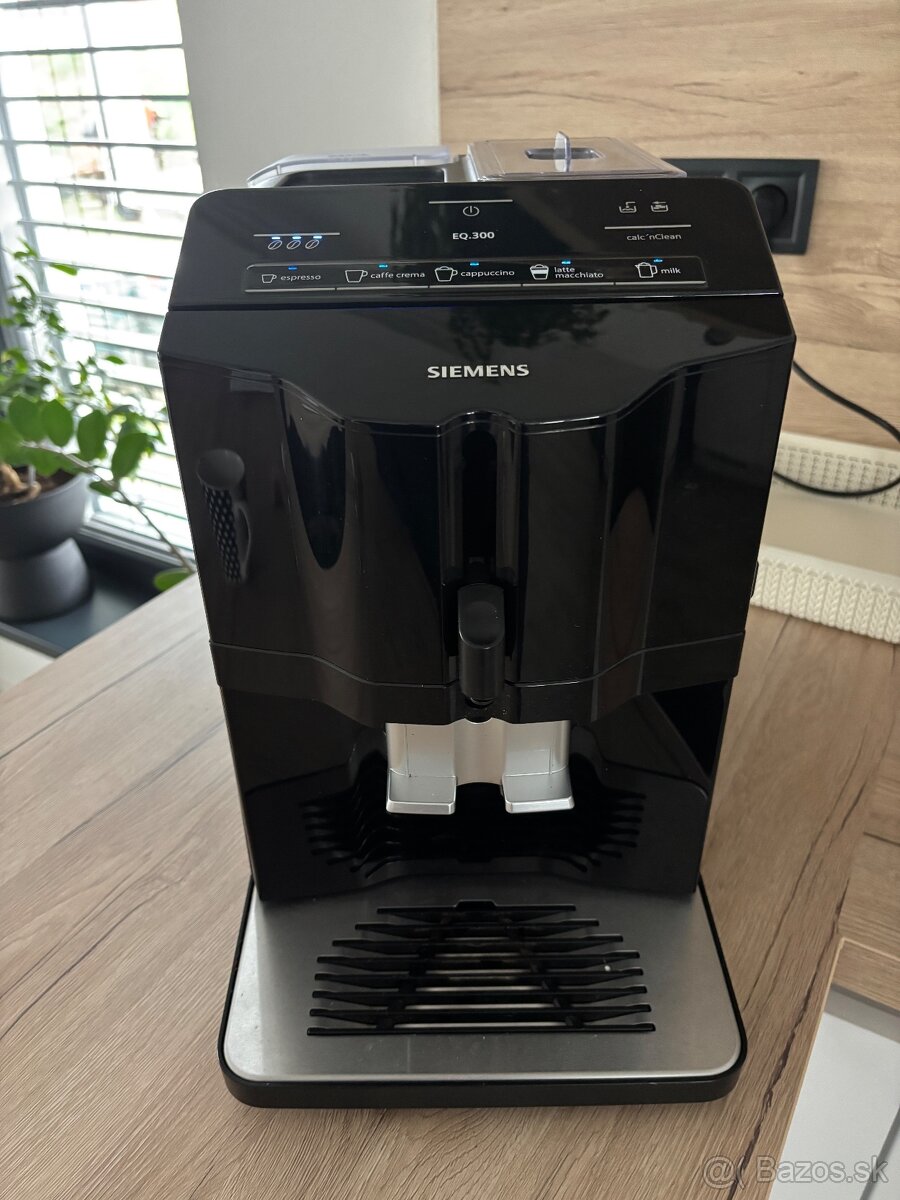 Kávovar Siemens EQ.300