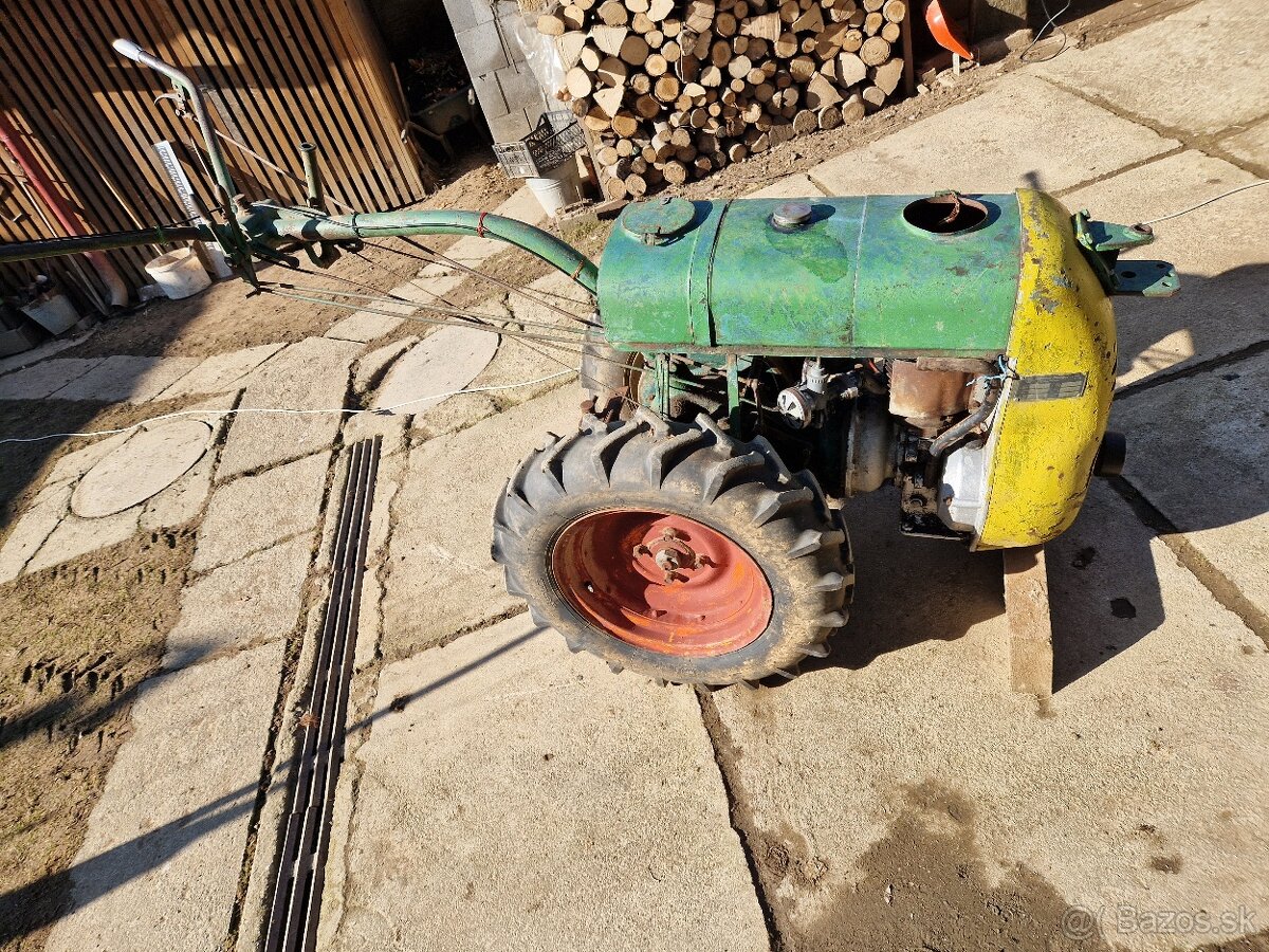 Traktor Pf-62