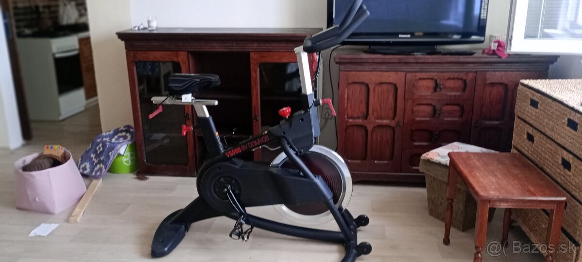 Cyklistický trenažér Domyos VS900