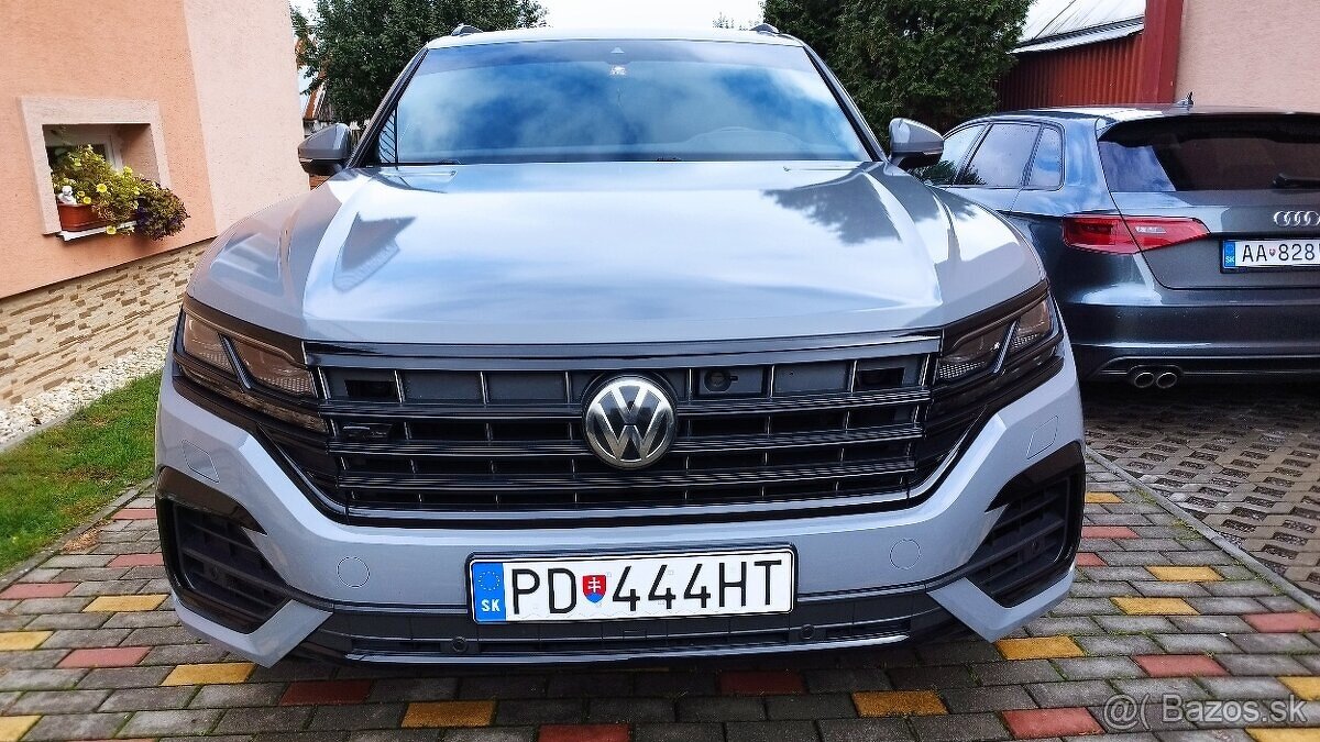 Volkswagen Touareg ,R line,3,0 TDI ,210kw.full výbava,