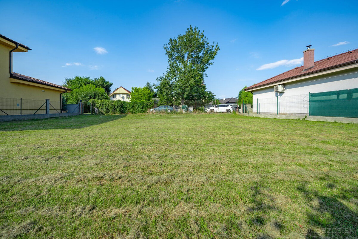 ŠAMORÍN-LUXUSNÝ POZEMOK 448m² IBA 500m OD ABSOLÚTNEHO CENTRA