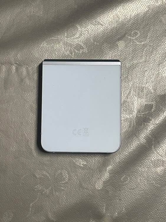 Samsung Galaxy Z Flip 6