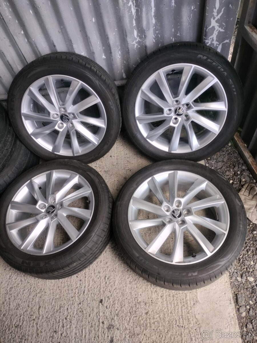 4ks alu disky orig. Škoda 5x100 R17 zanovne pneu 205/55 r17