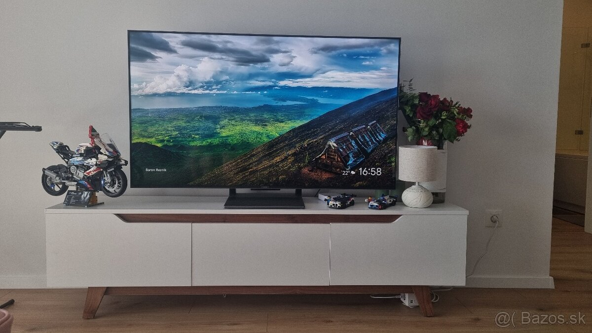 Obyvacia skrinka na TV