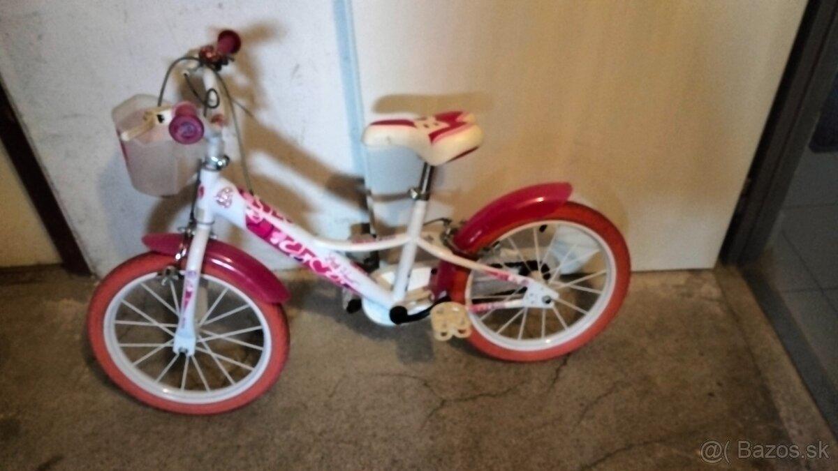 Dievčenský bicykel