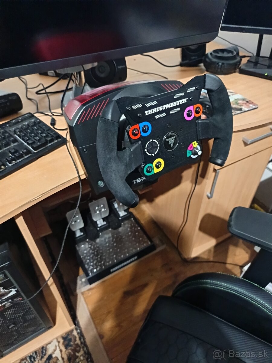 Volant na PC, PS4, Xbox Thrustmaster