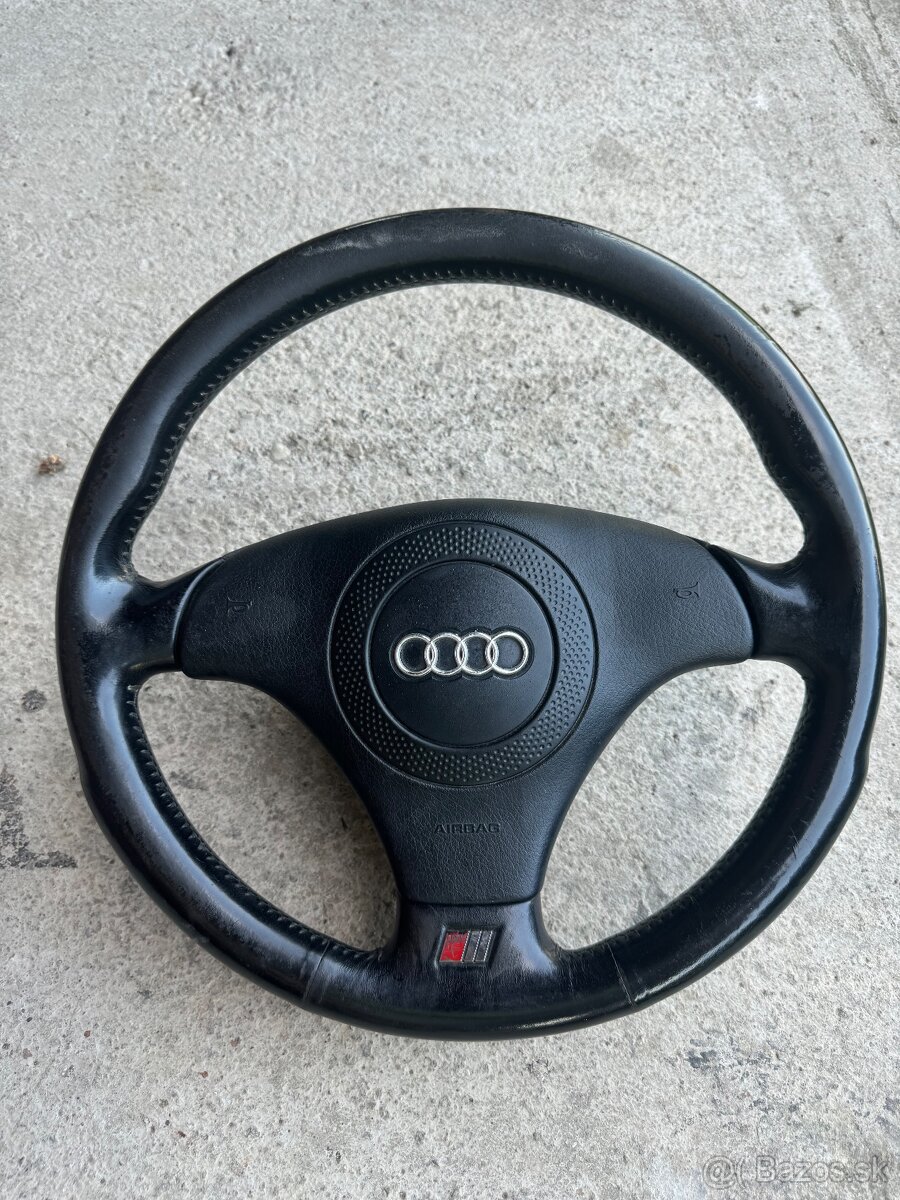 Volant Audi trojramenný