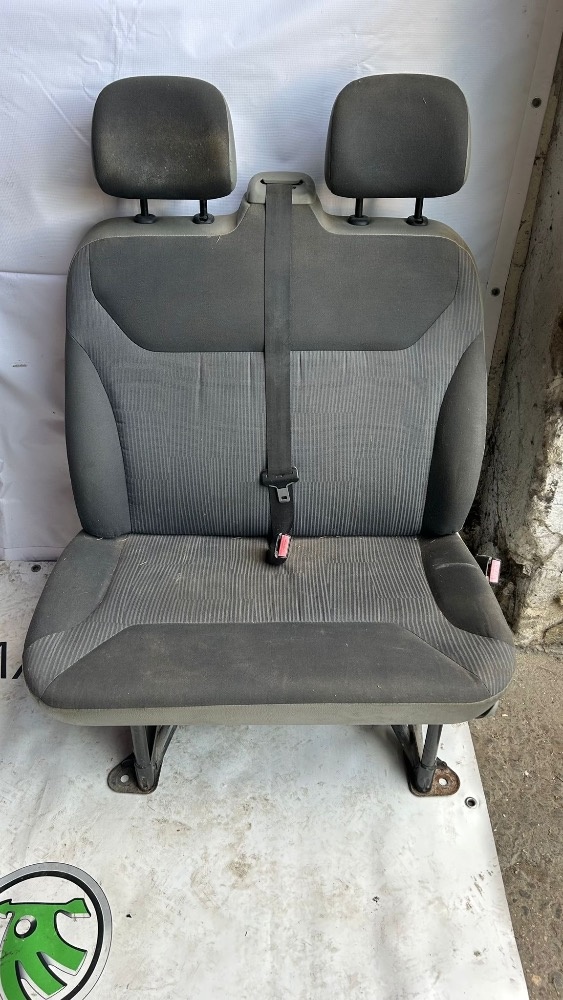 Opel Vivaro / Renault Trafic predna dvojsedacka
