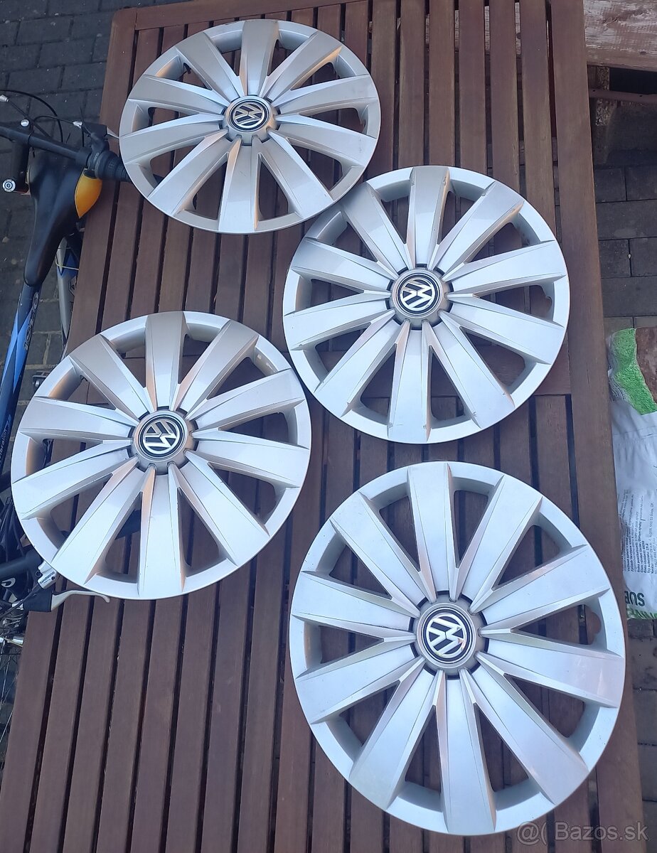 Predám puklice 16“ – 4ks – originál VW