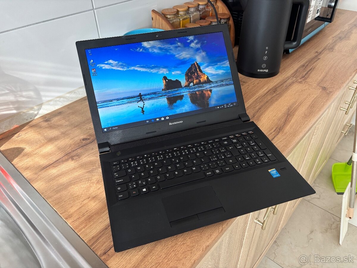 15.6"/Notebook/8GB RAM/4 Jadrá CPU/1TB SSHD/Intel HD 2GB