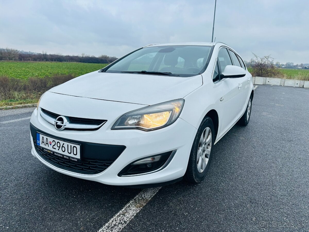 Opel Astra Sports Tourer – 1.6 diesel – výbava COSMO