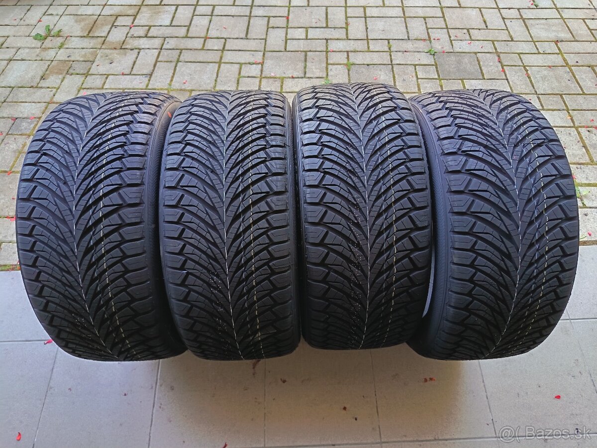 celoročne pneu 245/40 R18