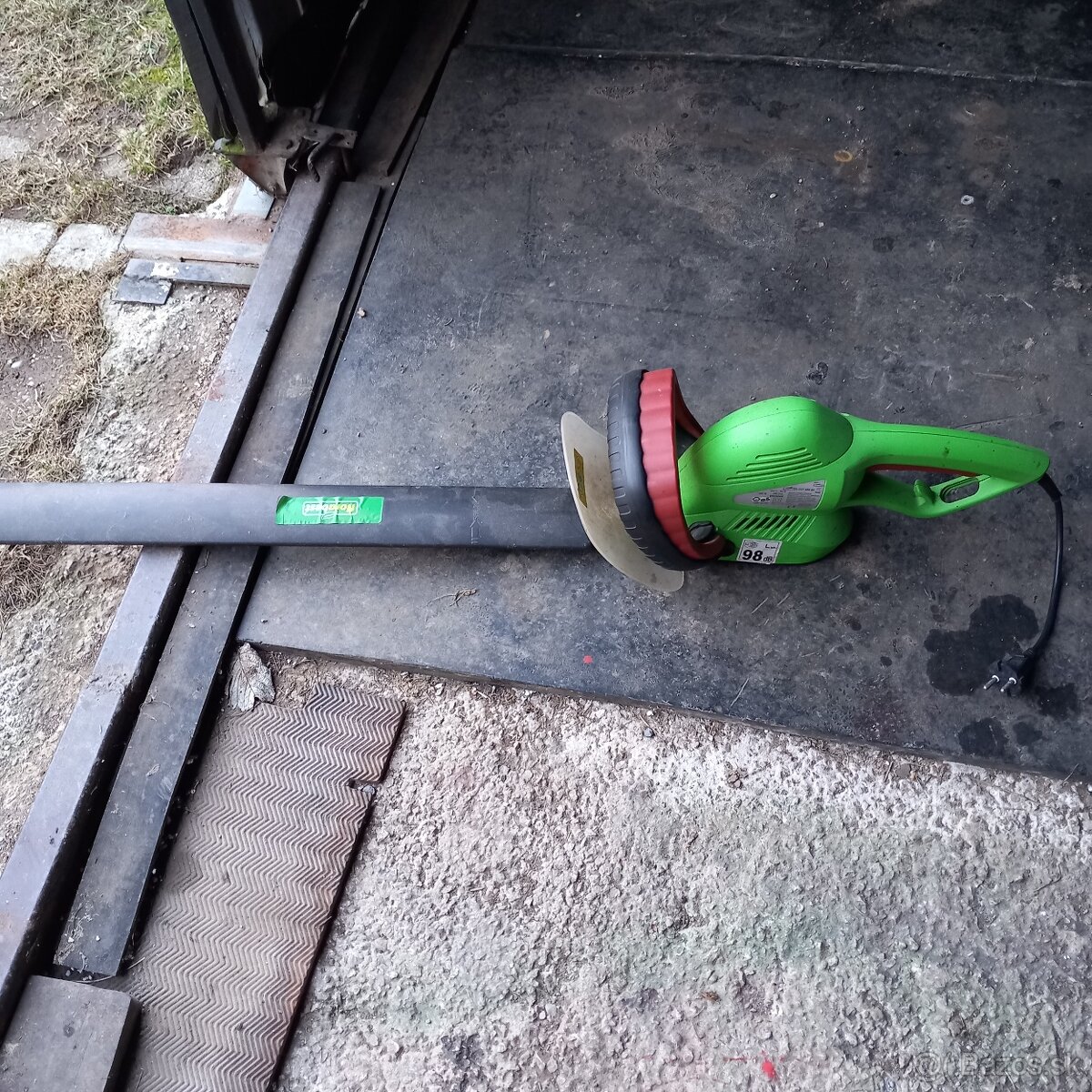 Nožnice na strihanie kríkov