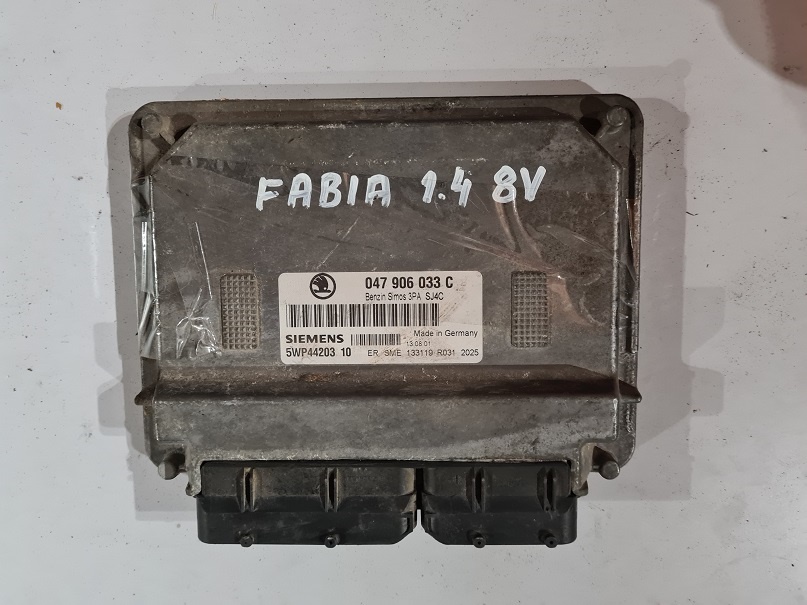 Riadiaca jednotka motora Škoda Fabia 1.4 Mpi 047906033C
