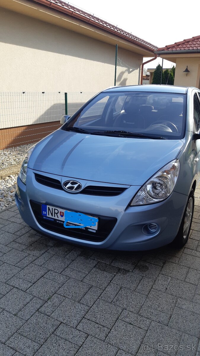 Hyundai i20, r.v. 2012, 69tisíc km, garážované, 1. majiteľka