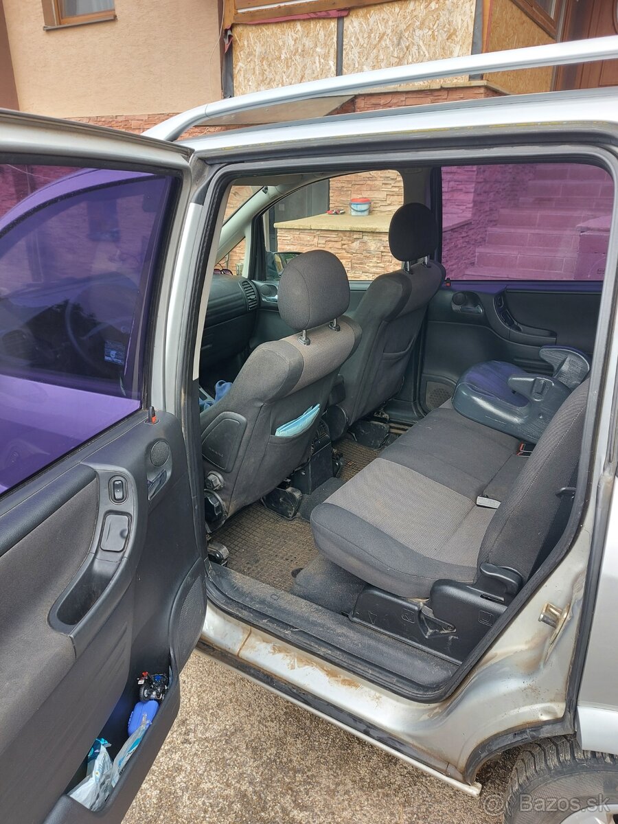 Predam Opel zafira
