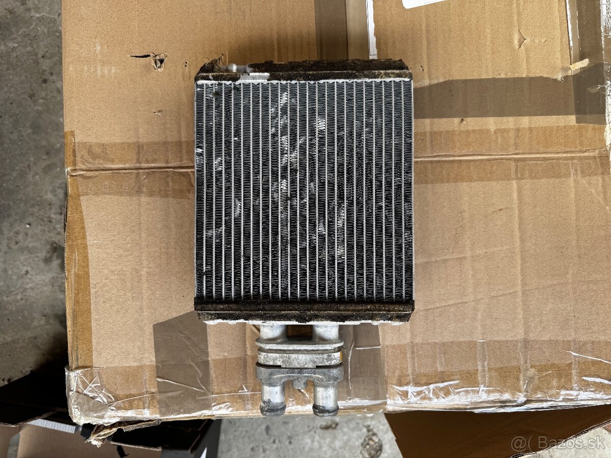 Radiator kúrenia 6q0121065d