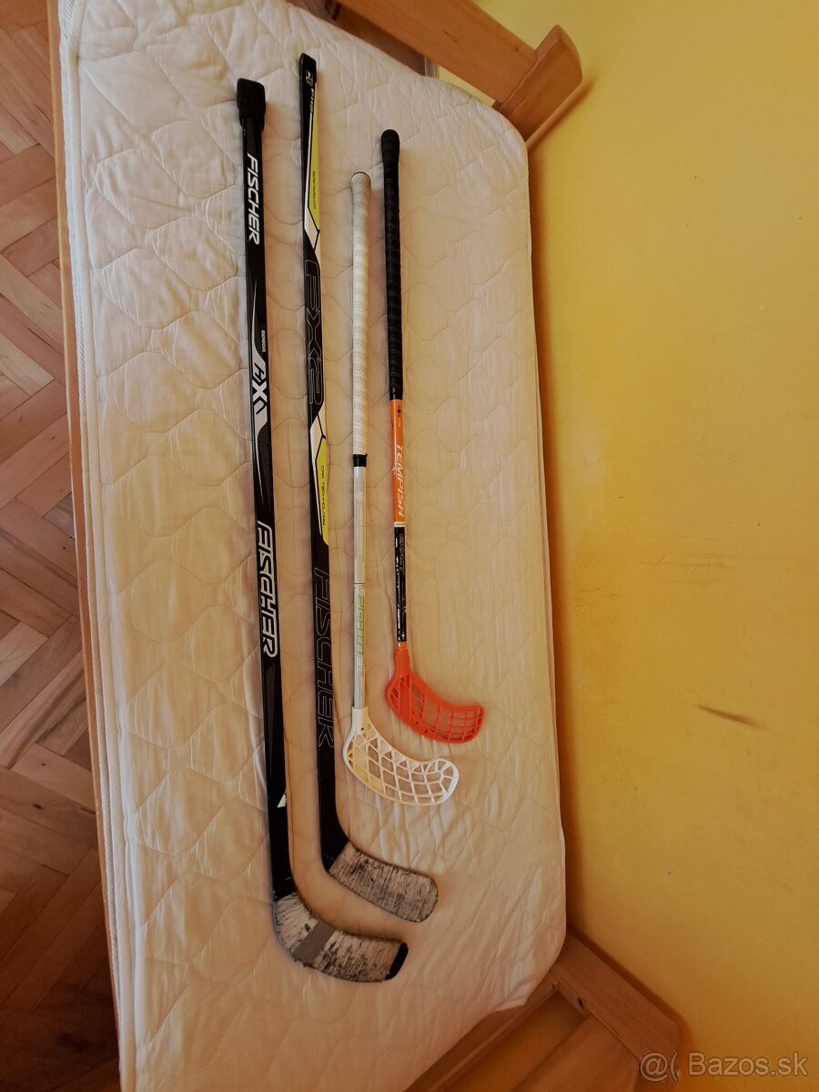 4 hokejky za 25 € ; 2 ľadové, 2 na florbal