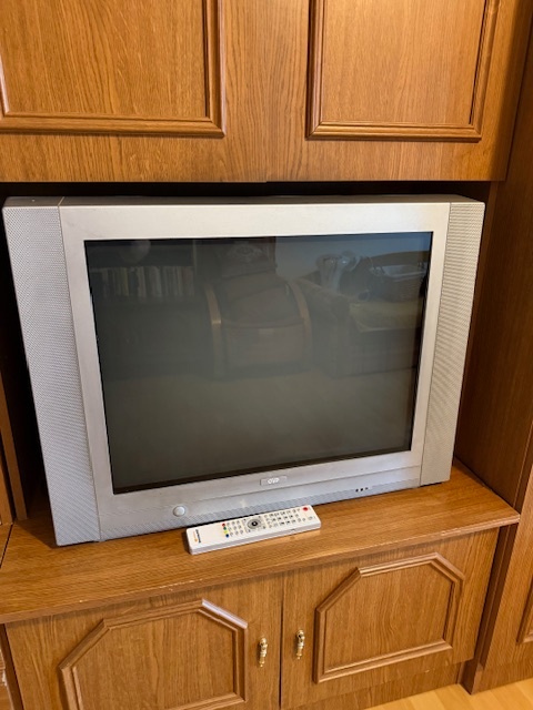 Predám starší TV Oravia