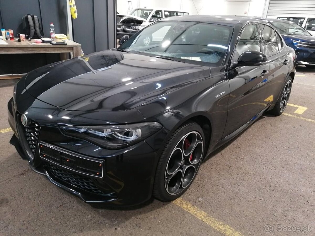 Alfa Romeo Giulia Sprint Q4 2.0 Turbo 206 kW (280 PS)