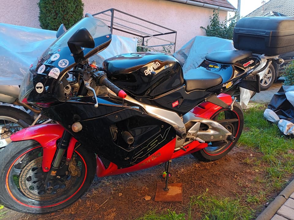 Aprília RSV 1000