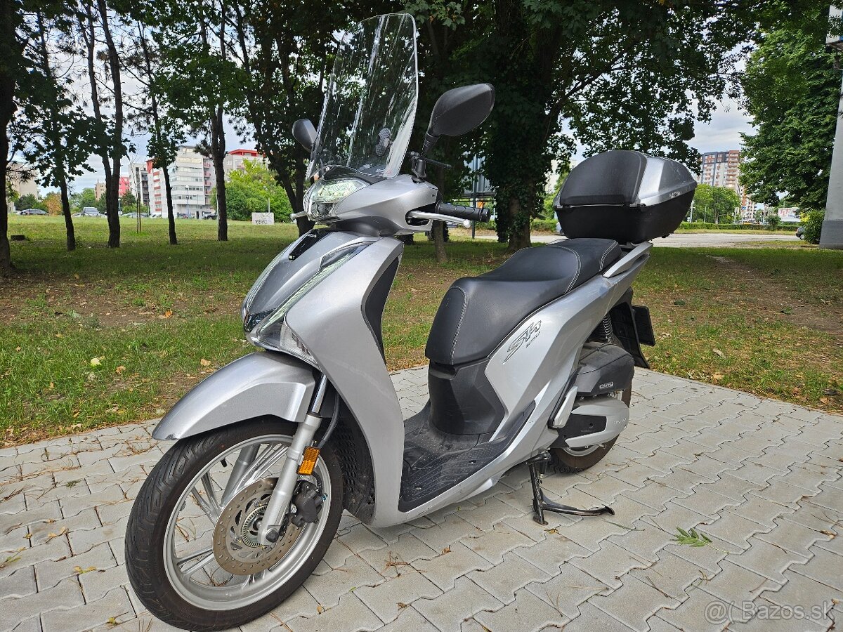 Honda SH125i ABS, 3300km, keyless, LED svetlá, plexi, kufor