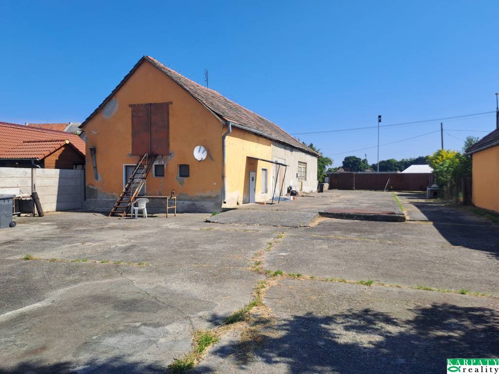 Dom s obrovským pozemkom, rodinné bývanie i investičná príle