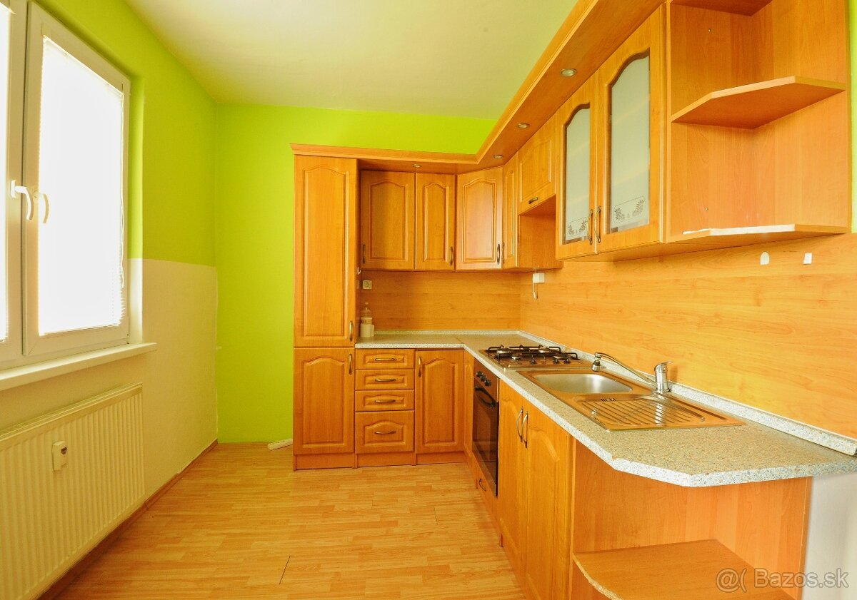 Slnečný 3 izbový byt s balkónom NA PREDAJ