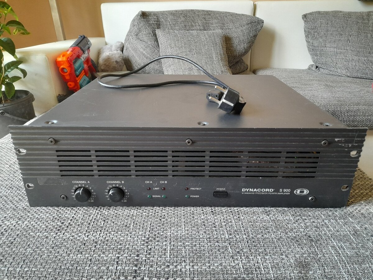 Zosilovac Dynacord 1300w