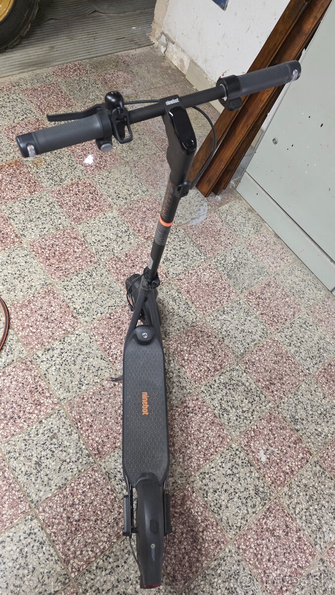 Ninebot Kickscooter F2