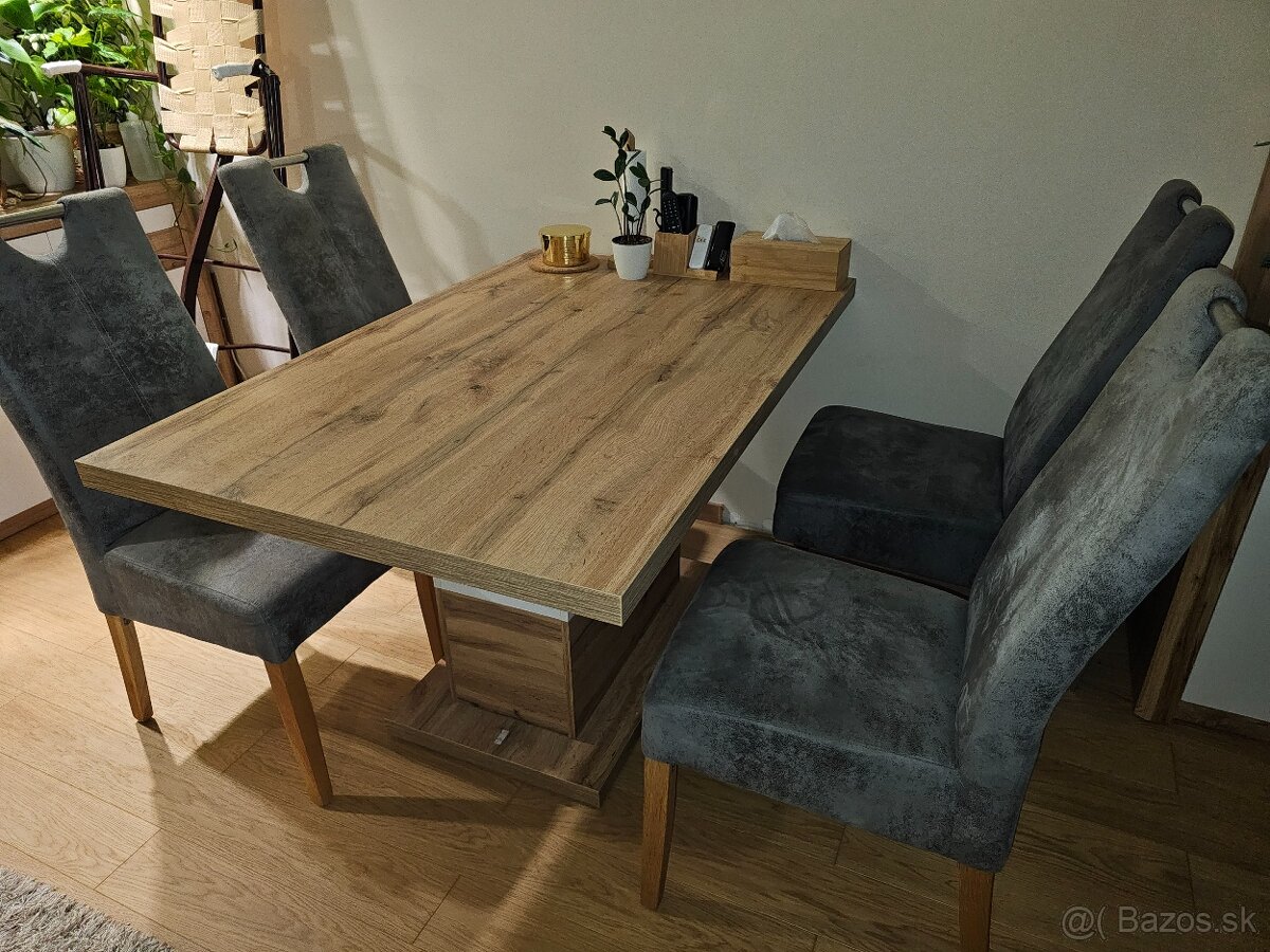 Predám veľký jedálenský stôl so stoličkami + menší stolík