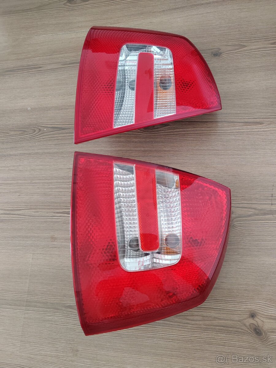 Škoda Octavia 2 sedan zadné svetlá