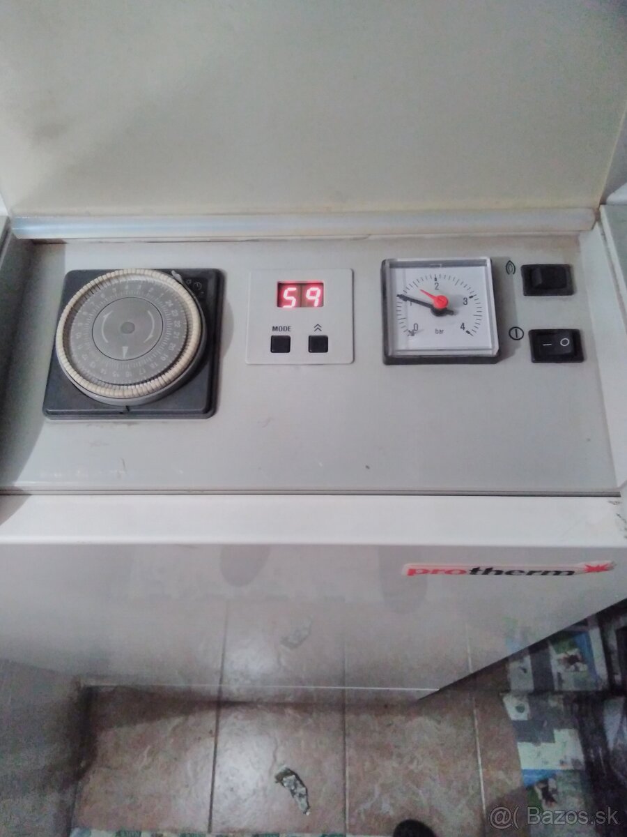 Predám liatinový plynový kotol Protherm 30KLZ so zásobníkom